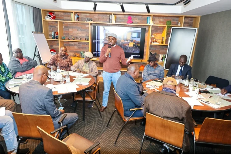 Omollo meets Luo Leaders